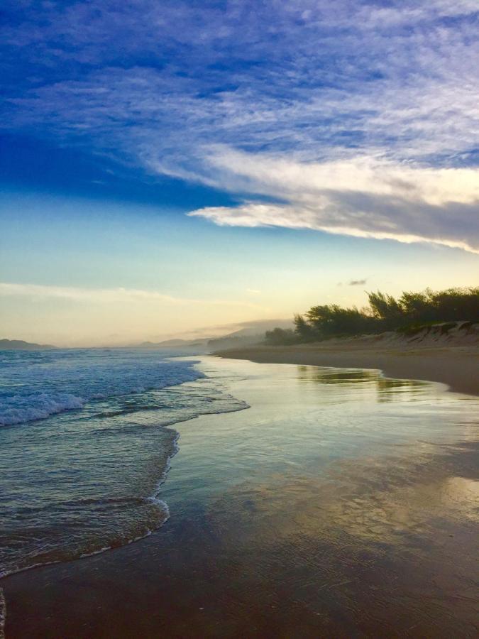 Hostel Mueller Na Praia De Mocambique Флорианополис Экстерьер фото